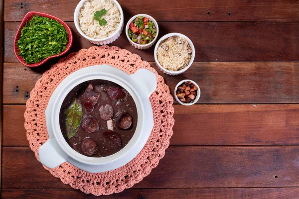 Otantik Brezilyalı Feijoada - Yürekli ve Lezzetli Tabak.