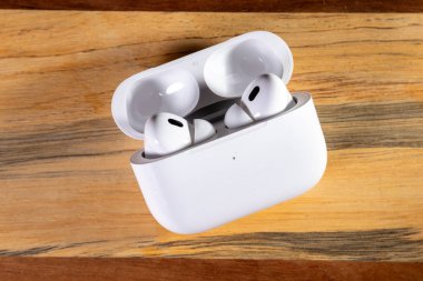 Tahta masadaki hava modülleri