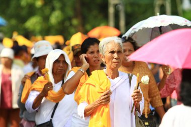 Nakhon Si Thammarat, Tayland - 18 Şubat 2011: Hae Pha Khuen Uluslararası Makha Puja Geçidi Nakhon Si Thammarat Festivali 