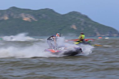 Prachuap Khiri Khan, Tayland - 5 Nisan 2025: Vana Nava Su Ormanı 'nın Fotoğrafları - Toyota Waterjet Pro Tour Tayland 2025: Prahuap Khiri Khan Bay' de. Tayland