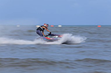 Prachuap Khiri Khan, Tayland - 5 Nisan 2025: Vana Nava Su Ormanı 'nın Fotoğrafları - Toyota Waterjet Pro Tour Tayland 2025: Prahuap Khiri Khan Bay' de. Tayland