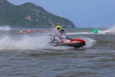 Prachuap Khiri Khan, Tayland - 5 Nisan 2025: Vana Nava Su Ormanı 'nın Fotoğrafları - Toyota Waterjet Pro Tour Tayland 2025: Prahuap Khiri Khan Bay' de. Tayland