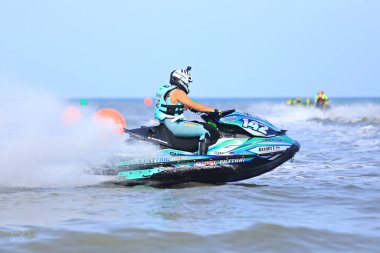 Prachuap Khiri Khan, Tayland - 5 Nisan 2025: Vana Nava Su Ormanı 'nın Fotoğrafları - Toyota Waterjet Pro Tour Tayland 2025: Prahuap Khiri Khan Bay' de. Tayland