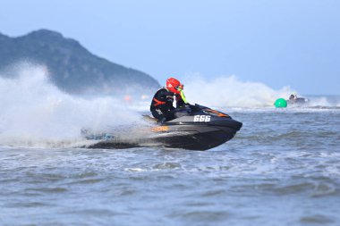 Prachuap Khiri Khan, Tayland - 5 Nisan 2025: Vana Nava Su Ormanı 'nın Fotoğrafları - Toyota Waterjet Pro Tour Tayland 2025: Prahuap Khiri Khan Bay' de. Tayland