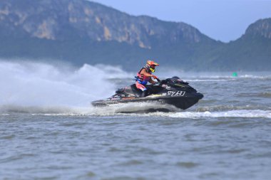 Prachuap Khiri Khan, Tayland - 5 Nisan 2025: Vana Nava Su Ormanı 'nın Fotoğrafları - Toyota Waterjet Pro Tour Tayland 2025: Prahuap Khiri Khan Bay' de. Tayland