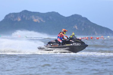 Prachuap Khiri Khan, Tayland - 5 Nisan 2025: Vana Nava Su Ormanı 'nın Fotoğrafları - Toyota Waterjet Pro Tour Tayland 2025: Prahuap Khiri Khan Bay' de. Tayland