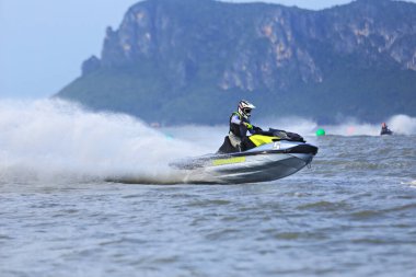 Prachuap Khiri Khan, Tayland - 5 Nisan 2025: Vana Nava Su Ormanı 'nın Fotoğrafları - Toyota Waterjet Pro Tour Tayland 2025: Prahuap Khiri Khan Bay' de. Tayland