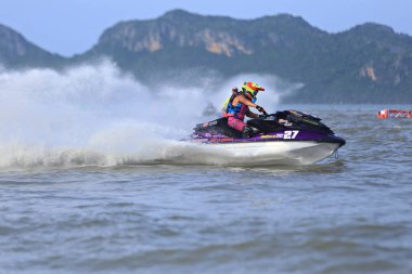 Prachuap Khiri Khan, Tayland - 5 Nisan 2025: Vana Nava Su Ormanı 'nın Fotoğrafları - Toyota Waterjet Pro Tour Tayland 2025: Prahuap Khiri Khan Bay' de. Tayland