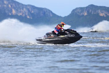 Prachuap Khiri Khan, Tayland - 5 Nisan 2025: Vana Nava Su Ormanı 'nın Fotoğrafları - Toyota Waterjet Pro Tour Tayland 2025: Prahuap Khiri Khan Bay' de. Tayland