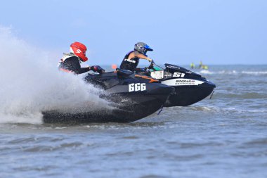 Prachuap Khiri Khan, Tayland - 5 Nisan 2025: Vana Nava Su Ormanı 'nın Fotoğrafları - Toyota Waterjet Pro Tour Tayland 2025: Prahuap Khiri Khan Bay' de. Tayland