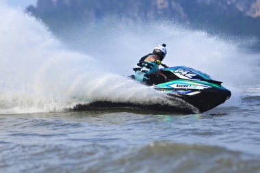 Prachuap Khiri Khan, Tayland - 5 Nisan 2025: Vana Nava Su Ormanı 'nın Fotoğrafları - Toyota Waterjet Pro Tour Tayland 2025: Prahuap Khiri Khan Bay' de. Tayland