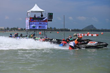 Prachuap Khiri Khan, Tayland - 6 Nisan 2025: Vana Nava Su Ormanı 'nın Fotoğrafları - Toyota Waterjet Pro Tour Tayland 2025: Prahuap Khiri Khan Bay' de. Tayland