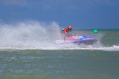 Prachuap Khiri Khan, Tayland - 6 Nisan 2025: Vana Nava Su Ormanı 'nın Fotoğrafları - Toyota Waterjet Pro Tour Tayland 2025: Prahuap Khiri Khan Bay' de. Tayland