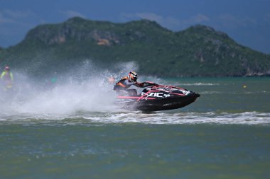 Prachuap Khiri Khan, Tayland - 6 Nisan 2025: Vana Nava Su Ormanı 'nın Fotoğrafları - Toyota Waterjet Pro Tour Tayland 2025: Prahuap Khiri Khan Bay' de. Tayland