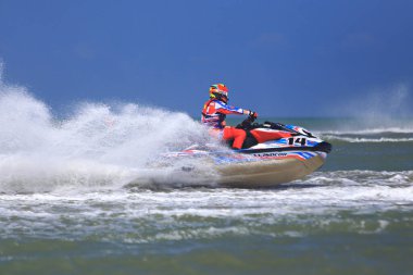 Prachuap Khiri Khan, Tayland - 6 Nisan 2025: Vana Nava Su Ormanı 'nın Fotoğrafları - Toyota Waterjet Pro Tour Tayland 2025: Prahuap Khiri Khan Bay' de. Tayland