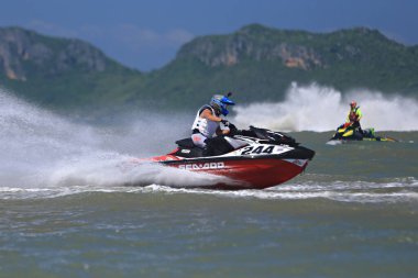 Prachuap Khiri Khan, Tayland - 6 Nisan 2025: Vana Nava Su Ormanı 'nın Fotoğrafları - Toyota Waterjet Pro Tour Tayland 2025: Prahuap Khiri Khan Bay' de. Tayland
