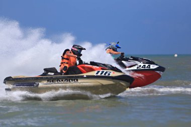 Prachuap Khiri Khan, Tayland - 6 Nisan 2025: Vana Nava Su Ormanı 'nın Fotoğrafları - Toyota Waterjet Pro Tour Tayland 2025: Prahuap Khiri Khan Bay' de. Tayland