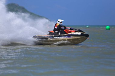 Prachuap Khiri Khan, Tayland - 6 Nisan 2025: Vana Nava Su Ormanı 'nın Fotoğrafları - Toyota Waterjet Pro Tour Tayland 2025: Prahuap Khiri Khan Bay' de. Tayland