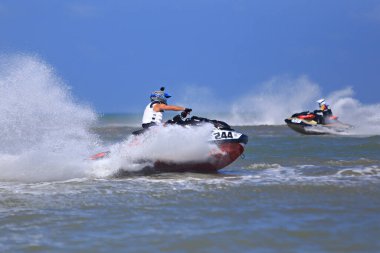 Prachuap Khiri Khan, Tayland - 6 Nisan 2025: Vana Nava Su Ormanı 'nın Fotoğrafları - Toyota Waterjet Pro Tour Tayland 2025: Prahuap Khiri Khan Bay' de. Tayland