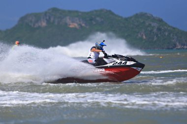 Prachuap Khiri Khan, Tayland - 6 Nisan 2025: Vana Nava Su Ormanı 'nın Fotoğrafları - Toyota Waterjet Pro Tour Tayland 2025: Prahuap Khiri Khan Bay' de. Tayland