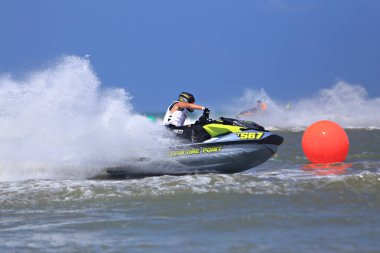 Prachuap Khiri Khan, Tayland - 6 Nisan 2025: Vana Nava Su Ormanı 'nın Fotoğrafları - Toyota Waterjet Pro Tour Tayland 2025: Prahuap Khiri Khan Bay' de. Tayland