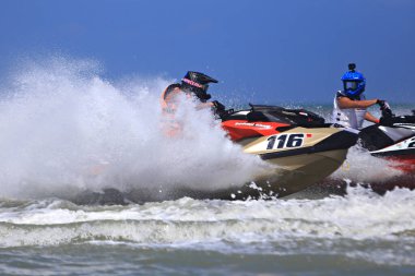 Prachuap Khiri Khan, Tayland - 6 Nisan 2025: Vana Nava Su Ormanı 'nın Fotoğrafları - Toyota Waterjet Pro Tour Tayland 2025: Prahuap Khiri Khan Bay' de. Tayland