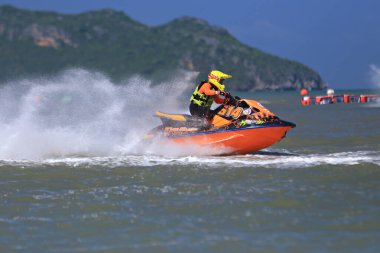 Prachuap Khiri Khan, Tayland - 6 Nisan 2025: Vana Nava Su Ormanı 'nın Fotoğrafları - Toyota Waterjet Pro Tour Tayland 2025: Prahuap Khiri Khan Bay' de. Tayland