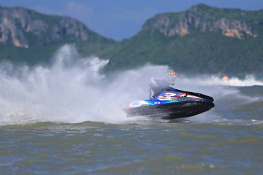 Prachuap Khiri Khan, Tayland - 6 Nisan 2025: Vana Nava Su Ormanı 'nın Fotoğrafları - Toyota Waterjet Pro Tour Tayland 2025: Prahuap Khiri Khan Bay' de. Tayland