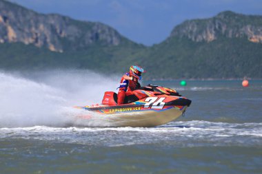 Prachuap Khiri Khan, Tayland - 6 Nisan 2025: Vana Nava Su Ormanı 'nın Fotoğrafları - Toyota Waterjet Pro Tour Tayland 2025: Prahuap Khiri Khan Bay' de. Tayland