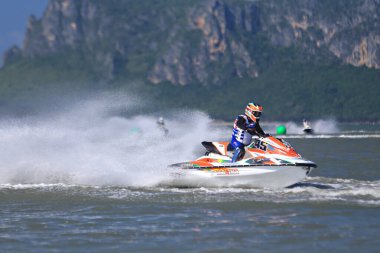 Prachuap Khiri Khan, Tayland - 6 Nisan 2025: Vana Nava Su Ormanı 'nın Fotoğrafları - Toyota Waterjet Pro Tour Tayland 2025: Prahuap Khiri Khan Bay' de. Tayland