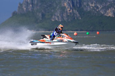 Prachuap Khiri Khan, Tayland - 6 Nisan 2025: Vana Nava Su Ormanı 'nın Fotoğrafları - Toyota Waterjet Pro Tour Tayland 2025: Prahuap Khiri Khan Bay' de. Tayland