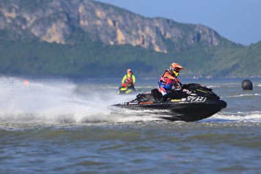Prachuap Khiri Khan, Tayland - 6 Nisan 2025: Vana Nava Su Ormanı 'nın Fotoğrafları - Toyota Waterjet Pro Tour Tayland 2025: Prahuap Khiri Khan Bay' de. Tayland