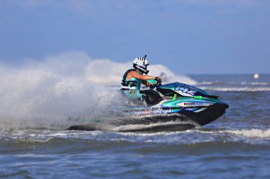 Prachuap Khiri Khan, Tayland - 6 Nisan 2025: Vana Nava Su Ormanı 'nın Fotoğrafları - Toyota Waterjet Pro Tour Tayland 2025: Prahuap Khiri Khan Bay' de. Tayland