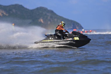 Prachuap Khiri Khan, Tayland - 6 Nisan 2025: Vana Nava Su Ormanı 'nın Fotoğrafları - Toyota Waterjet Pro Tour Tayland 2025: Prahuap Khiri Khan Bay' de. Tayland