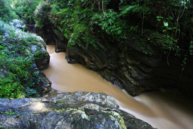 Büyük Kanyon Muang Pua ya da Wang Sila Laeng manzarası Tayland 'ın Nan ilindeki Koon Nehri' nde uzun ve dramatik bir nehir geçidi. 