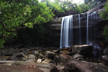 Thung Na Muang Şelalesi Sahnesi Pha Taem Milli Parkı, Ubon Ratchathani Bölgesi, Tayland 