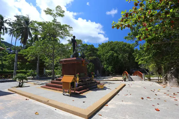 Surat Thani, Tayland - 10 Ekim 2014: Sairee sahilindeki Koh Tao adalarında Jor Por Ror Körfezi manzarası 