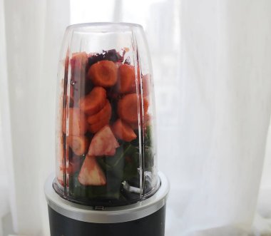 Blender görünümünde sebzeler
