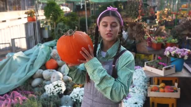 Happy Female Farmer Holding Ripe Pumpkin Background Autumn Harvest Concept — Stock Video