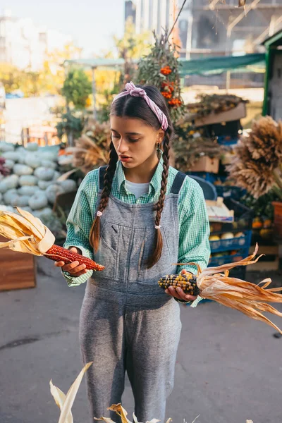 Young Attractive Casual Woman Joyfully Buying Colorful Corn Autumn Farm — Stock Photo, Image