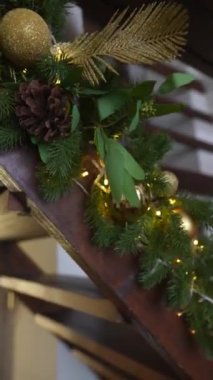 Yılbaşı ya da yeni yıl partileri için Noel merdiveni dekorasyonu. Yakın görünüm