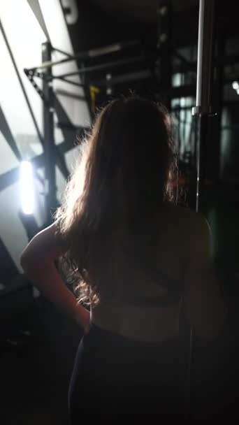 Ung Idrottskvinna Fitnessklubben Högkvalitativ Fullhd Film — Stockvideo