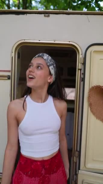 Beautiful Hippie Girl Steps Out Trailer Looks High Quality Footage — Stockvideo