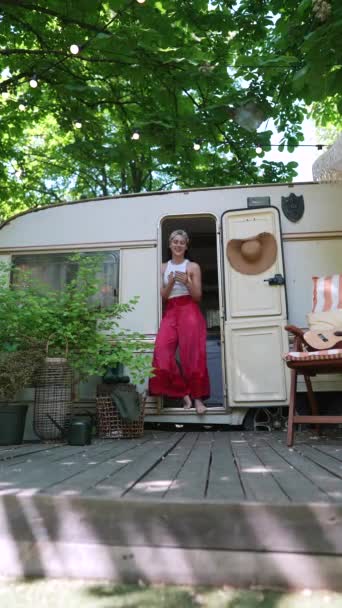 Beautiful Hippie Girl Standing Doorway Trailer Cup Her Hands High — Stock video