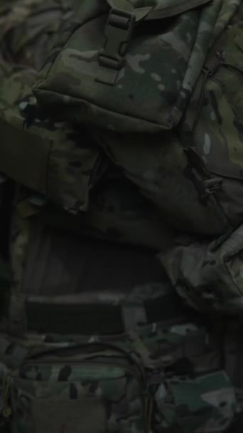 Солдати Проходять Підготовку Вимогливих Лісових Умовах Високоякісні Кадри — стокове відео