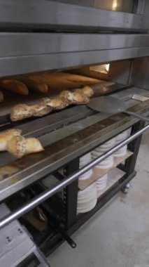 Ekmek ve rulo üretimi fırında. Yüksek kalite 4k görüntü