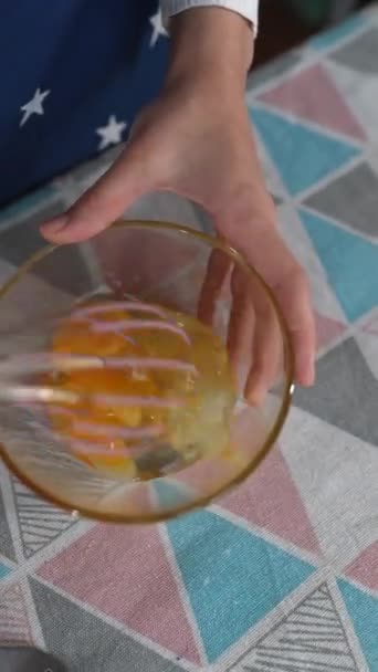 Professional Chef Uses Whisk Beats Eggs Glass Bowl Ingredients Cooking — Stock Video