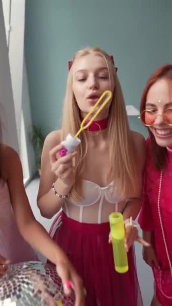 Decoradas Com Roupas Cor Rosa Forma Temática Boneca Meninas Movem — Vídeo de Stock