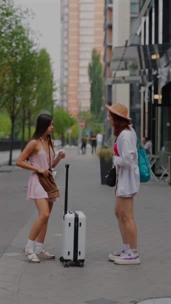 Midst Citys Hustle Bustle Two Attractive Young Women Bags Suitcase — Stock Video