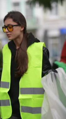 Belediye sokak temizliği: sokak temizliğine adanmış şehir hizmetleri. Yüksek kalite 4k görüntü